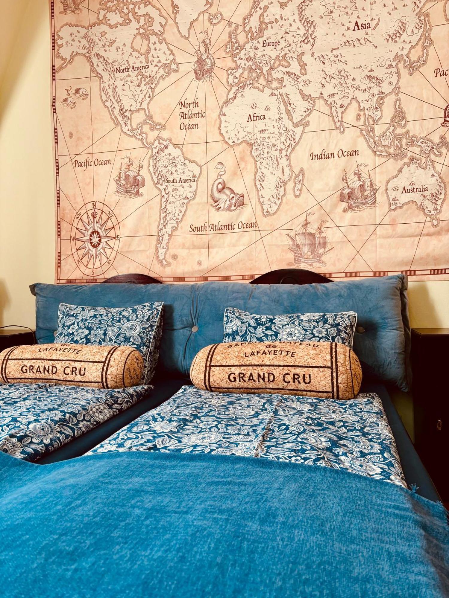 Pirate Family, Theme Room, Free Parking Карловы Вары Экстерьер фото