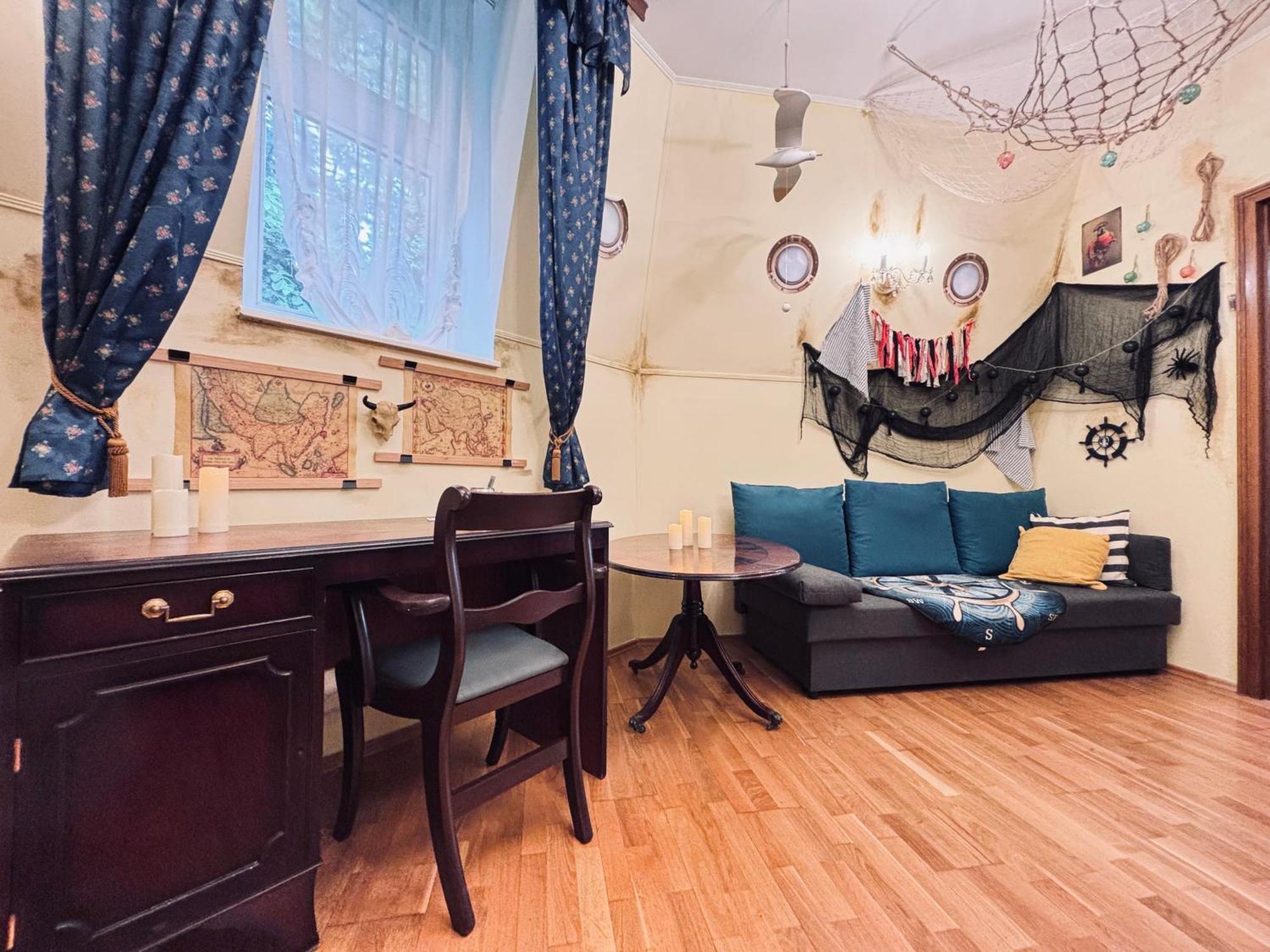 Pirate Family, Theme Room, Free Parking Карловы Вары Экстерьер фото